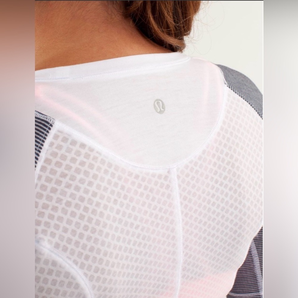 Lululemon Puri Tee Short Sleeve - Picture 2 of 4
